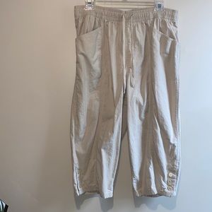Breckenridge Khaki Cotton Capris - Size Petite Large